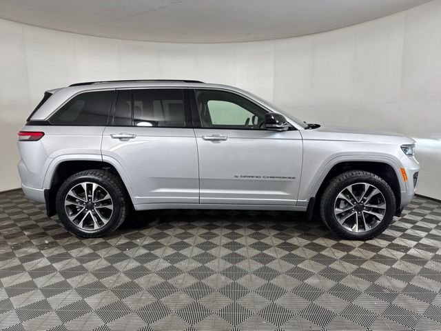 Used 2022 Silver Zynith Jeep Overland image 2