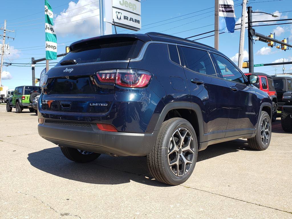 New 2026 Fathom Blue Pearl-Coat Exterior Paint Jeep Limited image 3