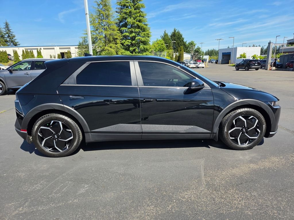 Used 2024 Black Hyundai SEL image 7