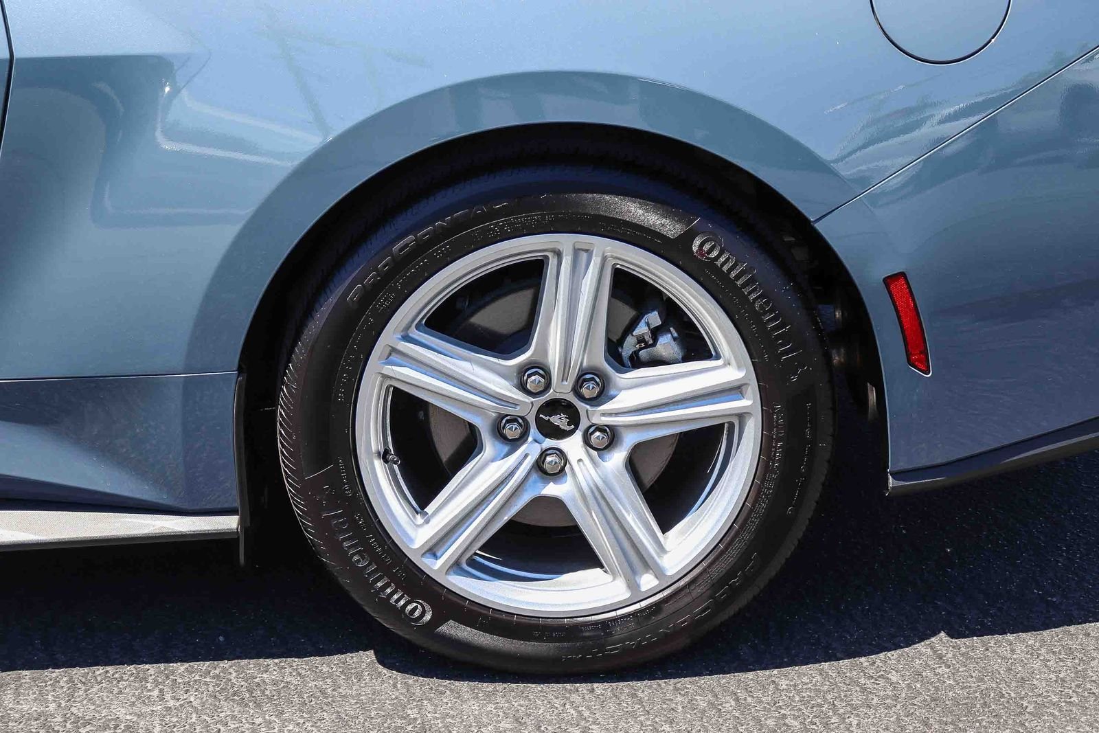 2026 Ford Mustang EcoBoost - Photo 8