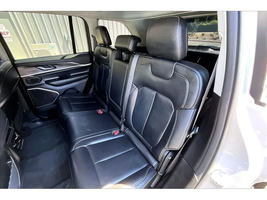 Used 2022 Silver Zynith Jeep Limited image 26