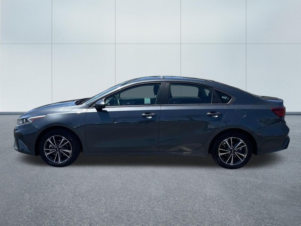 Used 2023 Gray Kia LXS image 3