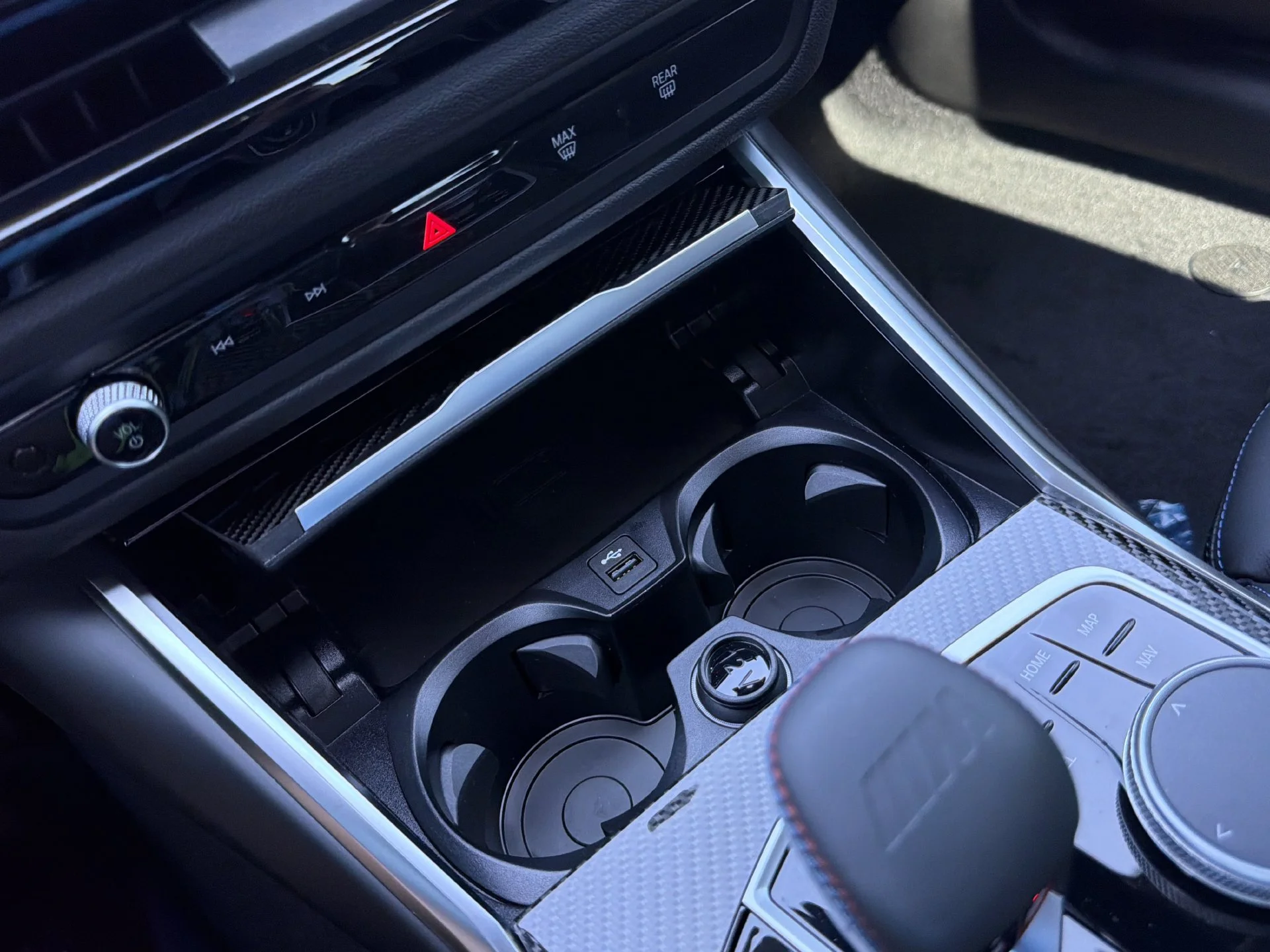 New 2027 Black Sapphire Metallic BMW Base image 30