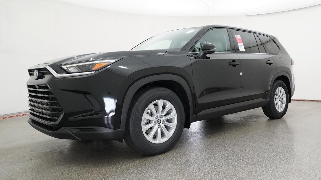 New 2026 Midnight Black Metallic Toyota XLE image 10