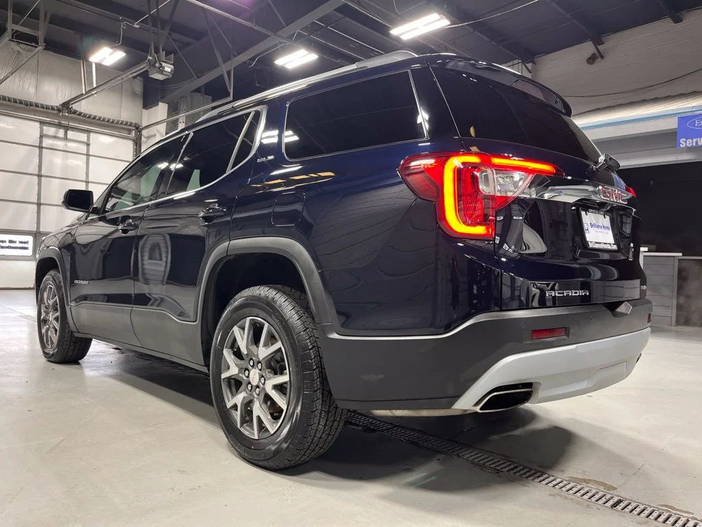 Used 2021 Midnight Blue Metallic GMC SLE image 5