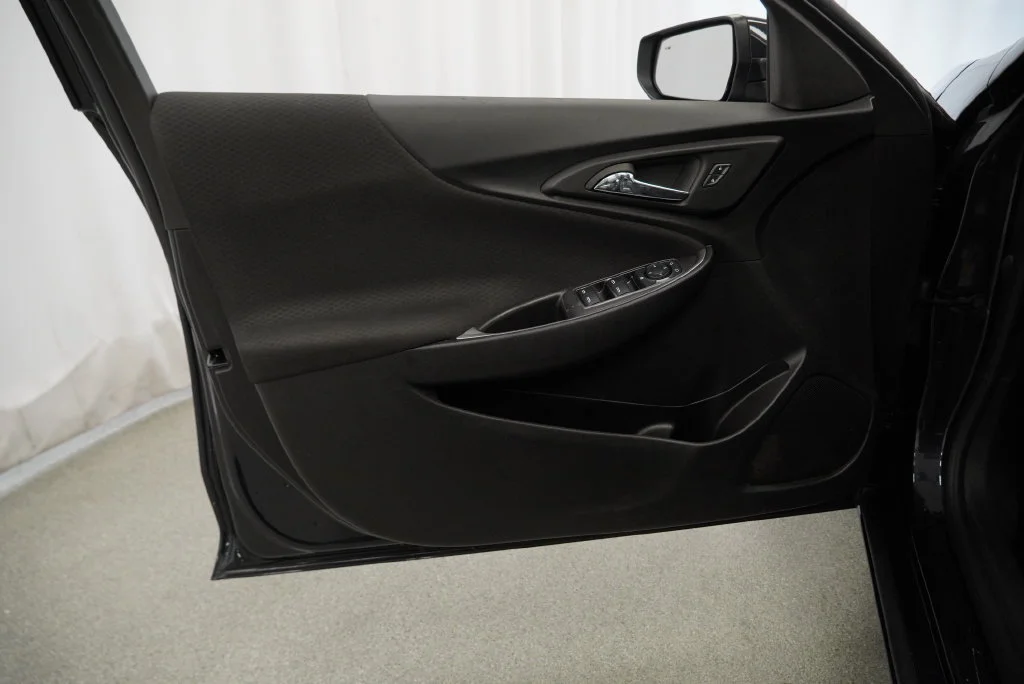 2023 Chevrolet Malibu RS - Photo 24