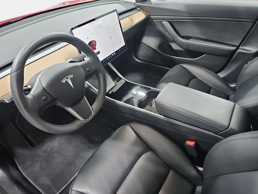 Used 2020  Tesla Long Range image 18