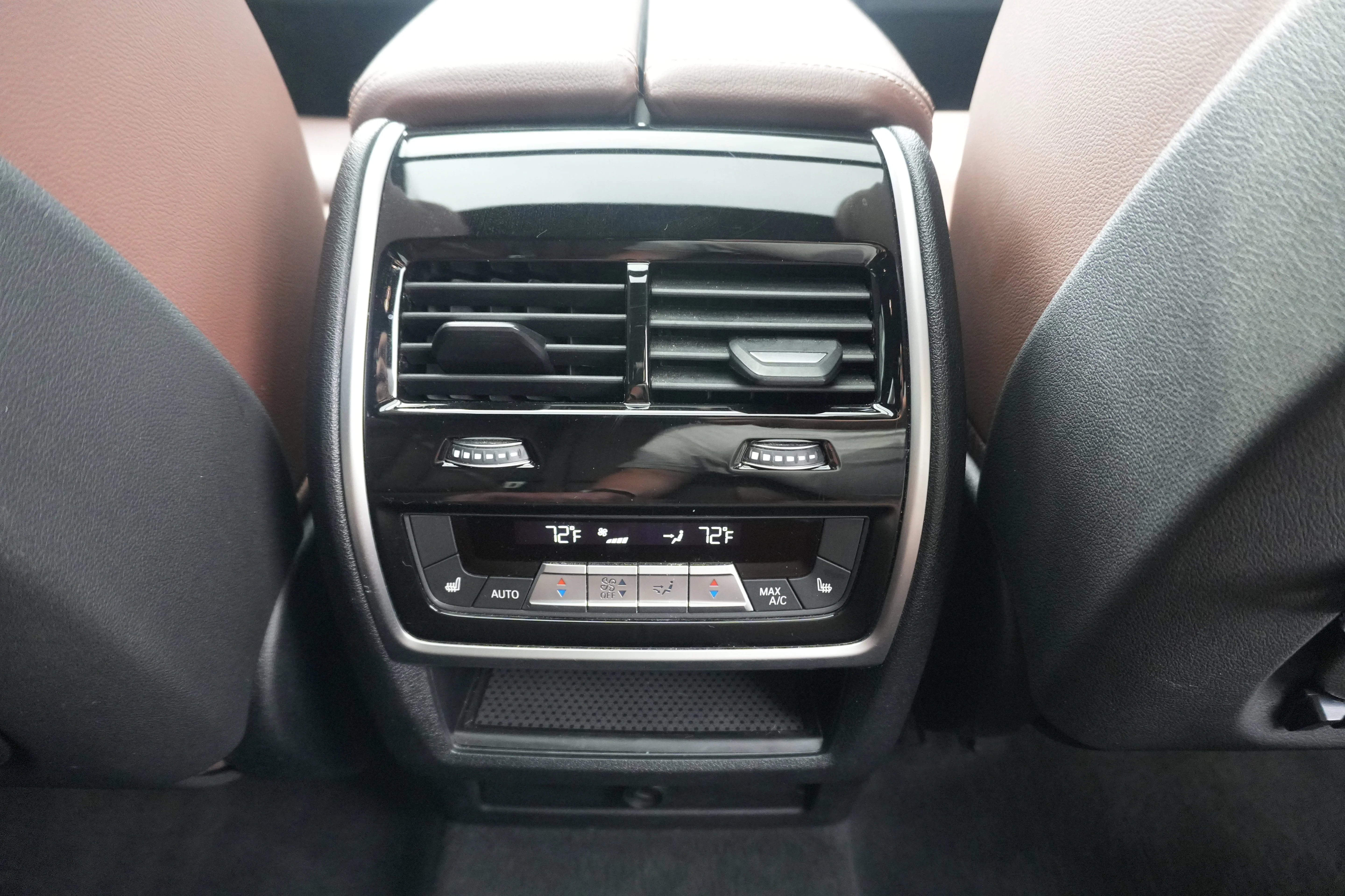 Used 2019 Tanzanite Blue II Metallic BMW xDrive40i image 30