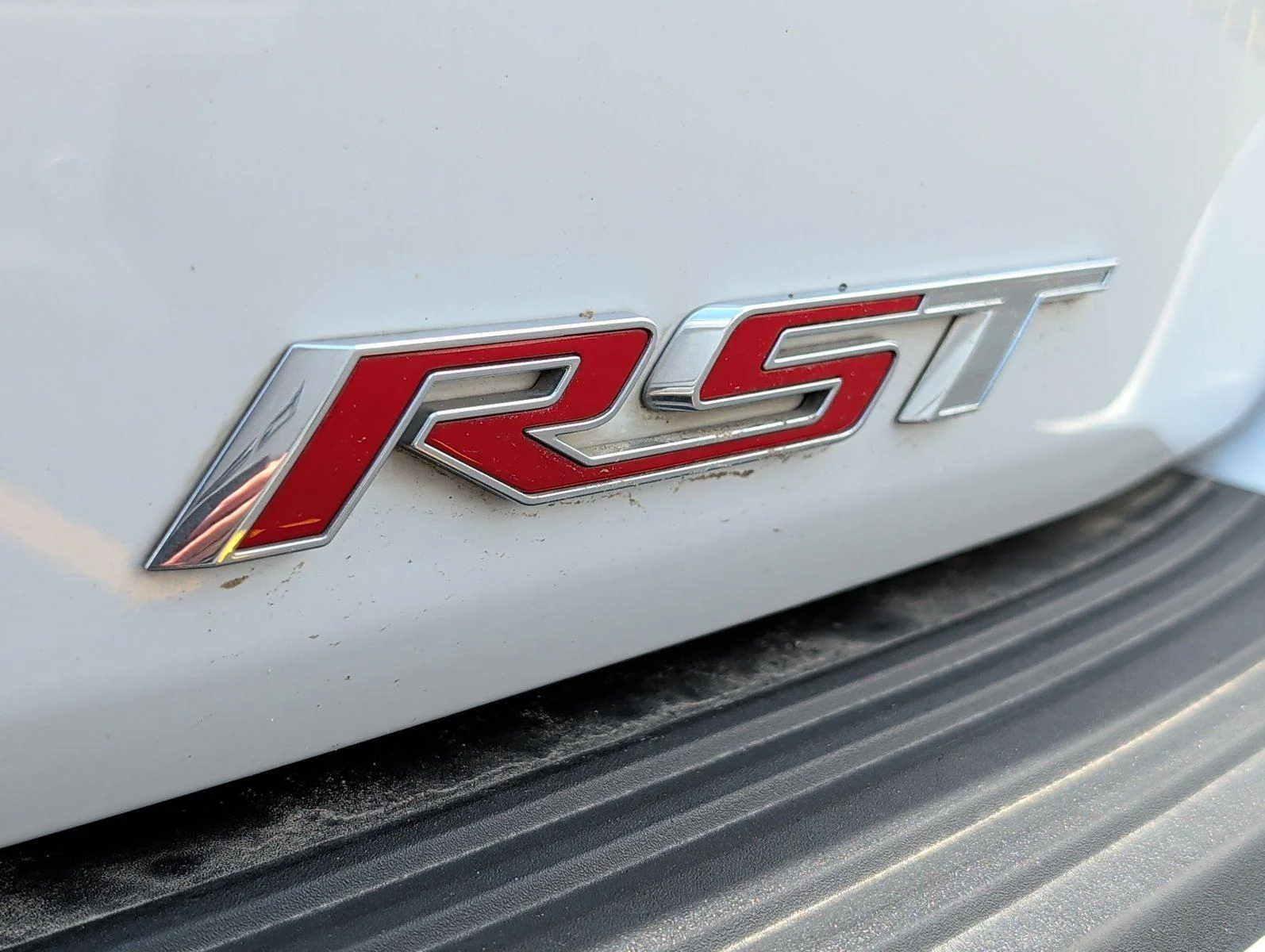 Used 2023 Summit White Chevrolet RST image 36