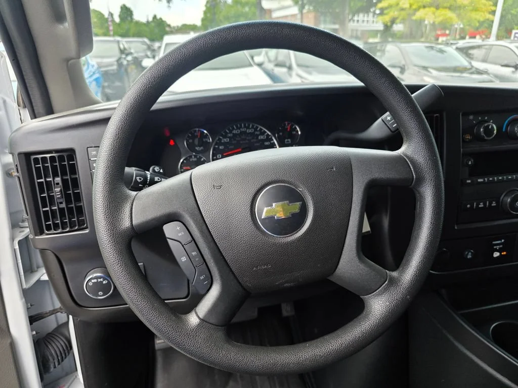 Used 2025 Summit White Chevrolet WT image 10