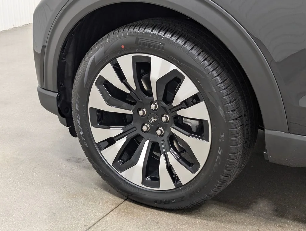 New 2026 Agate Black Metallic Ford Platinum™ image 2