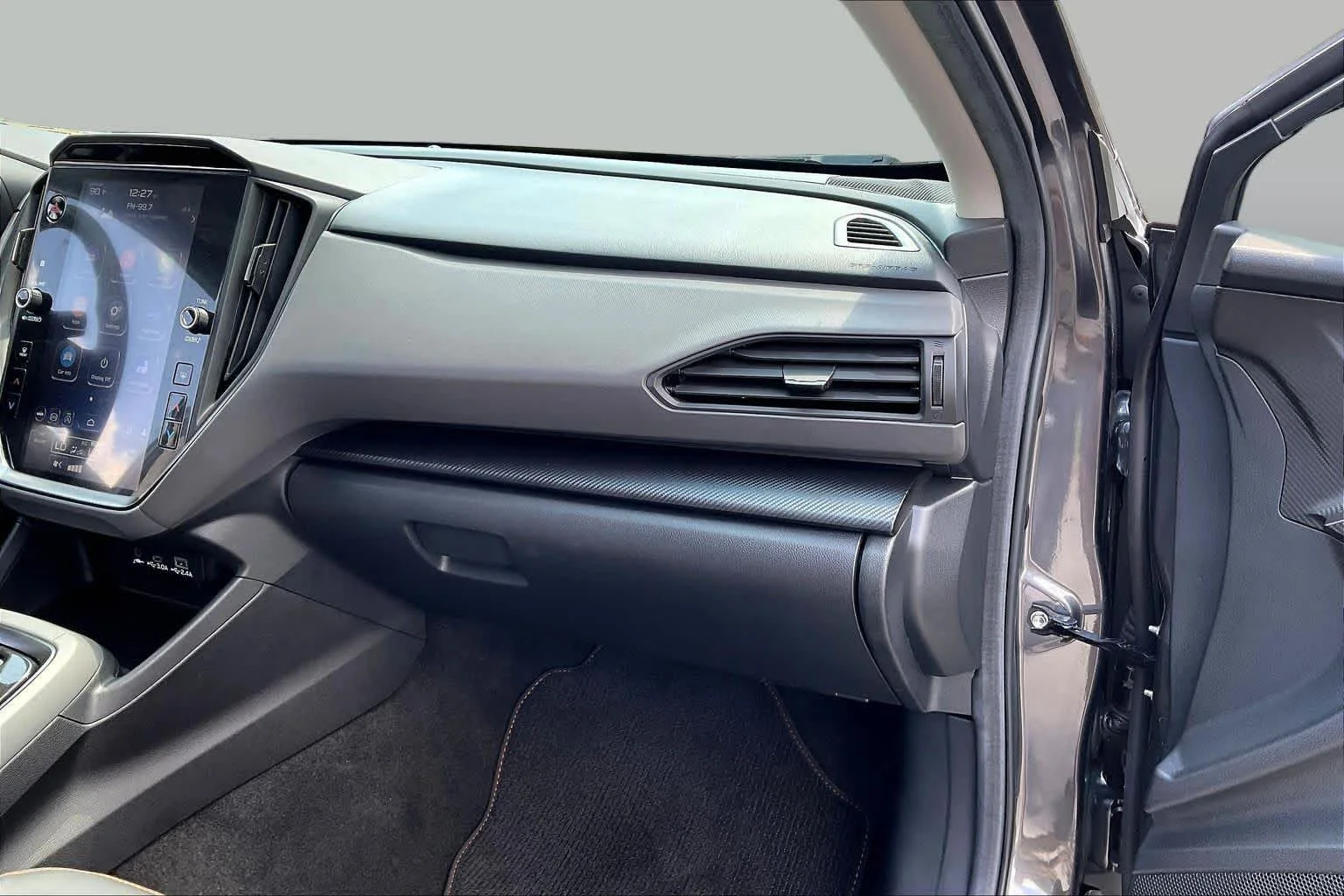 Used 2025 Magnetite Gray Metallic Subaru Limited image 37