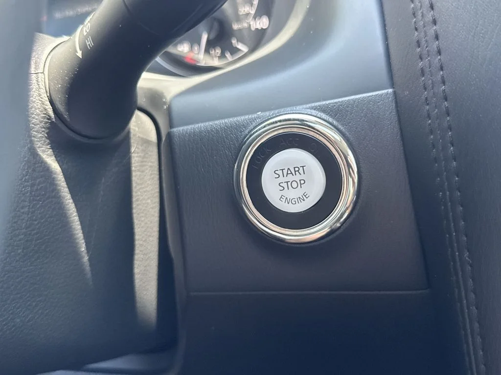 Used 2024 Blue Nissan SL image 17