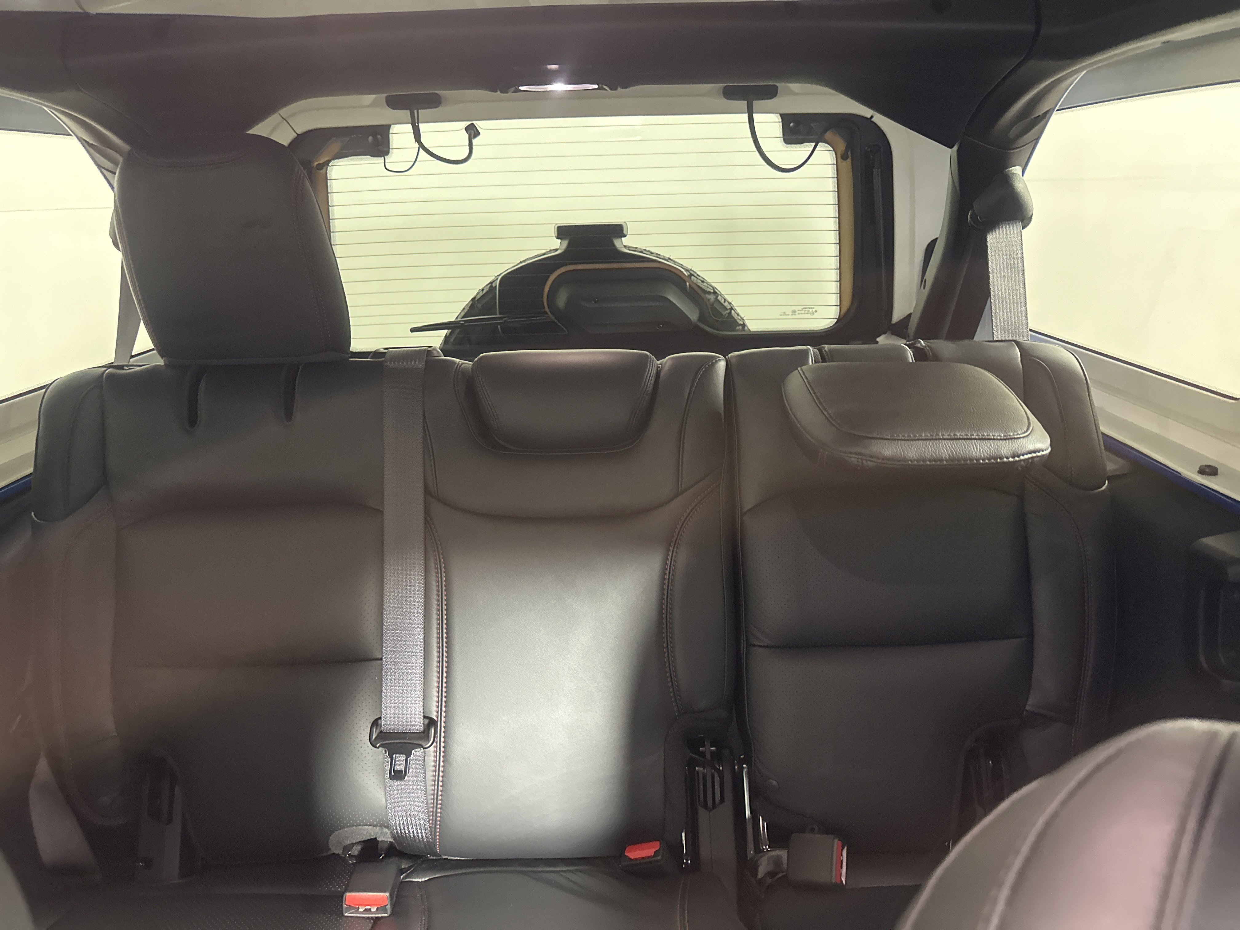 Used 2025 Hydro Blue Pearlcoat Jeep Rubicon image 24