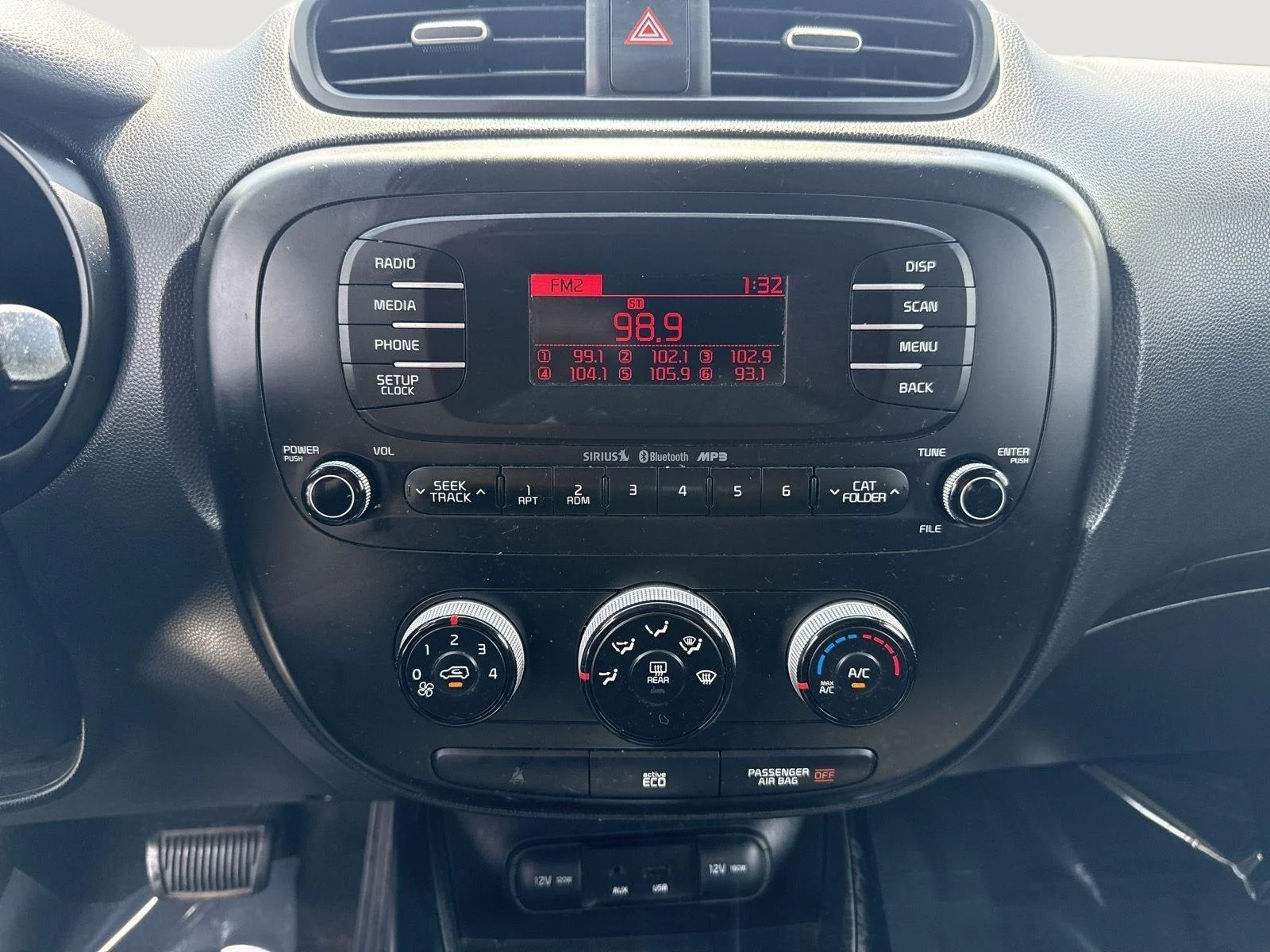 Used 2014 Solar Yellow Kia + image 21