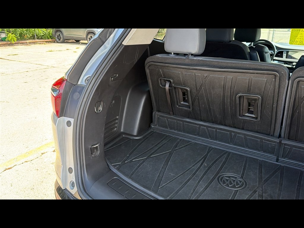 Used 2021 Includes Spectra Gray lower exterior accent color.) Buick Essence image 28