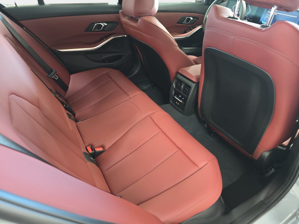 New 2026 Brooklyn Grey Metallic BMW 330i image 11