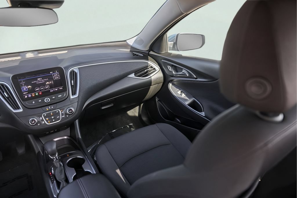 Used 2025 Sterling Gray Metallic Chevrolet 1LT image 29