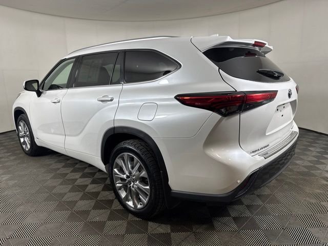 Used 2023 Pearl Toyota Limited image 6