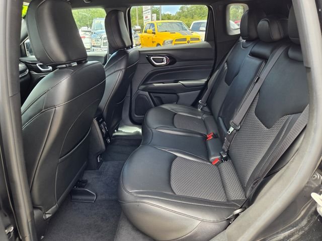 Certified Used 2022 Black Jeep Latitude image 14
