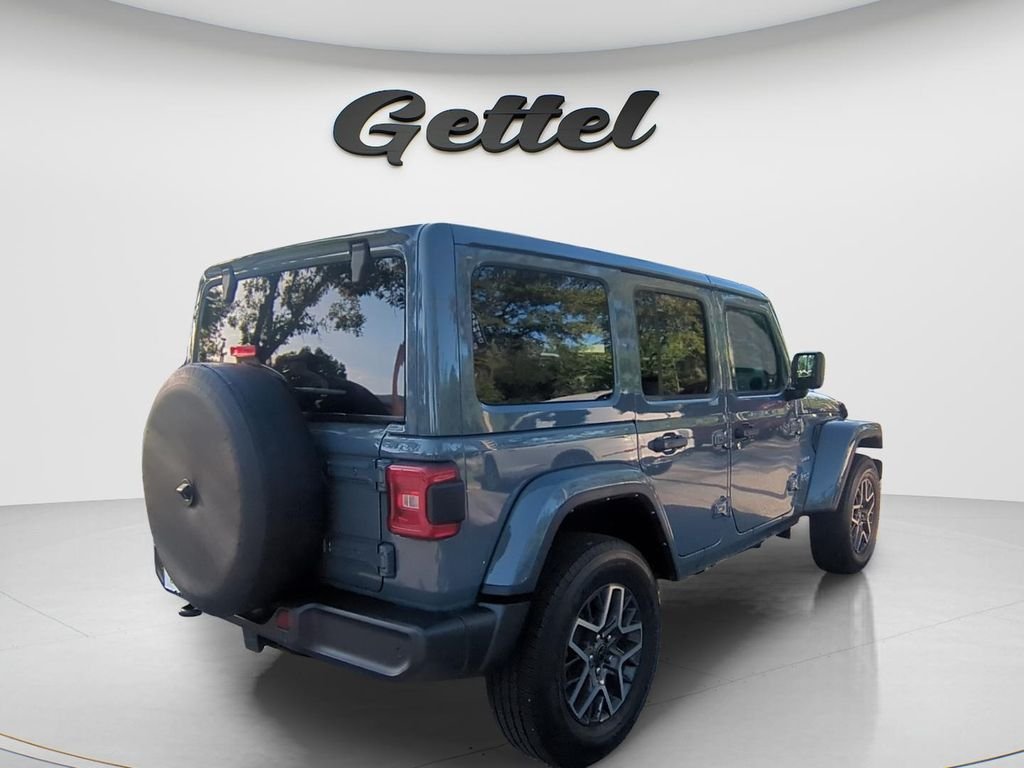 Used 2024 Gray Jeep Sahara image 5