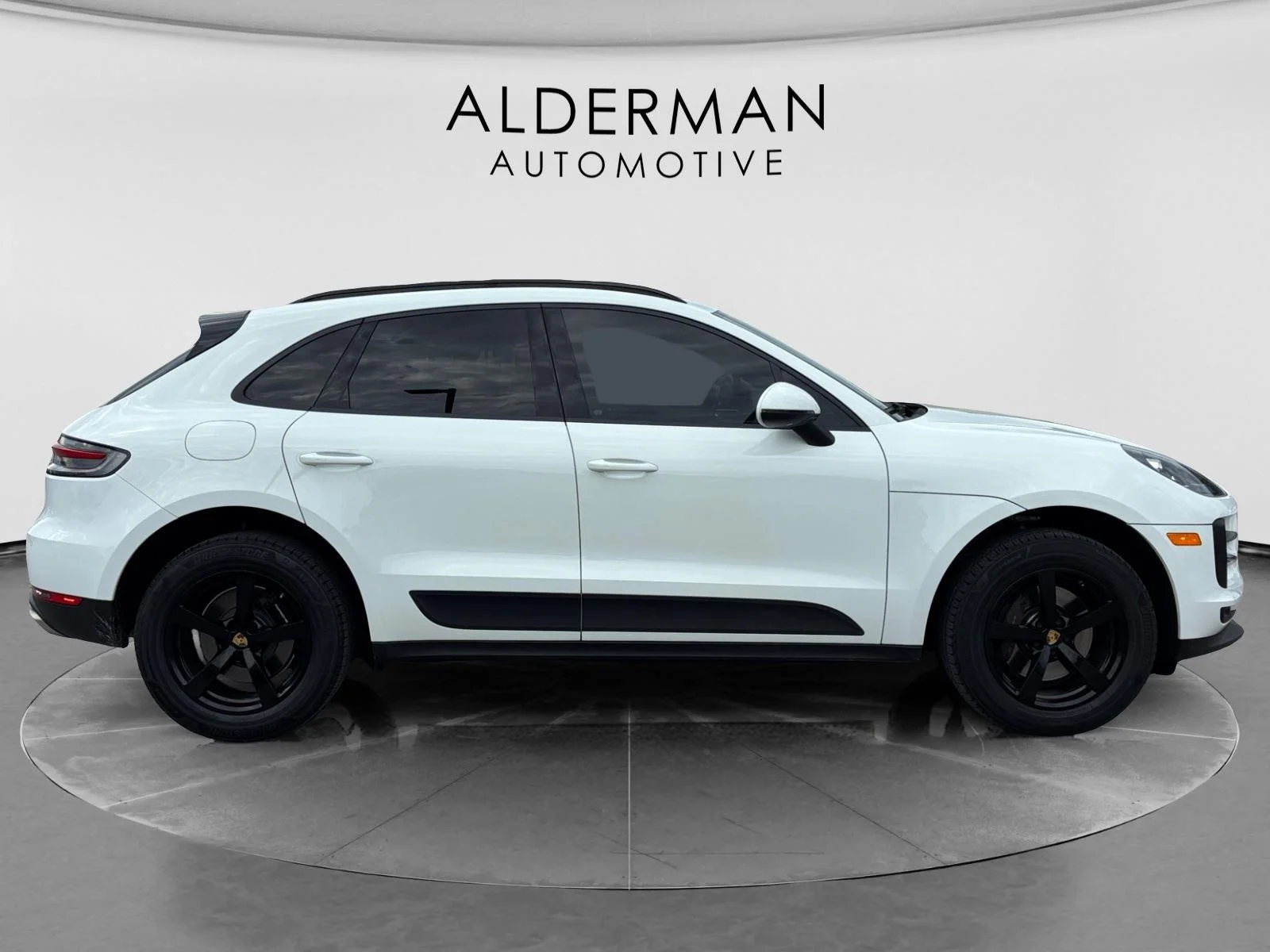 Used 2020 White Porsche Base image 6