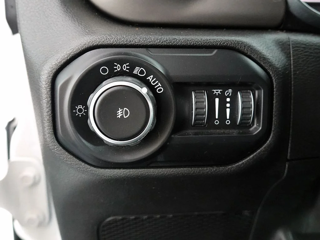 Certified Used 2020 White Jeep Unlimited Sport S image 19