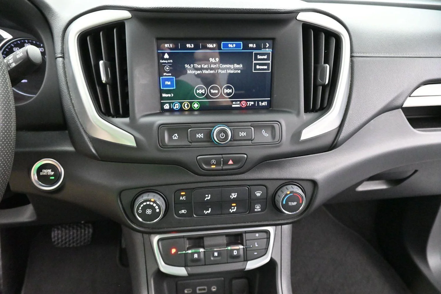 Used 2022 Summit White GMC SLE image 20