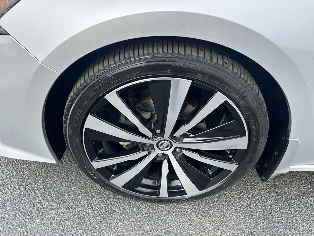 Used 2020 Silver Nissan 2.0 Platinum image 16