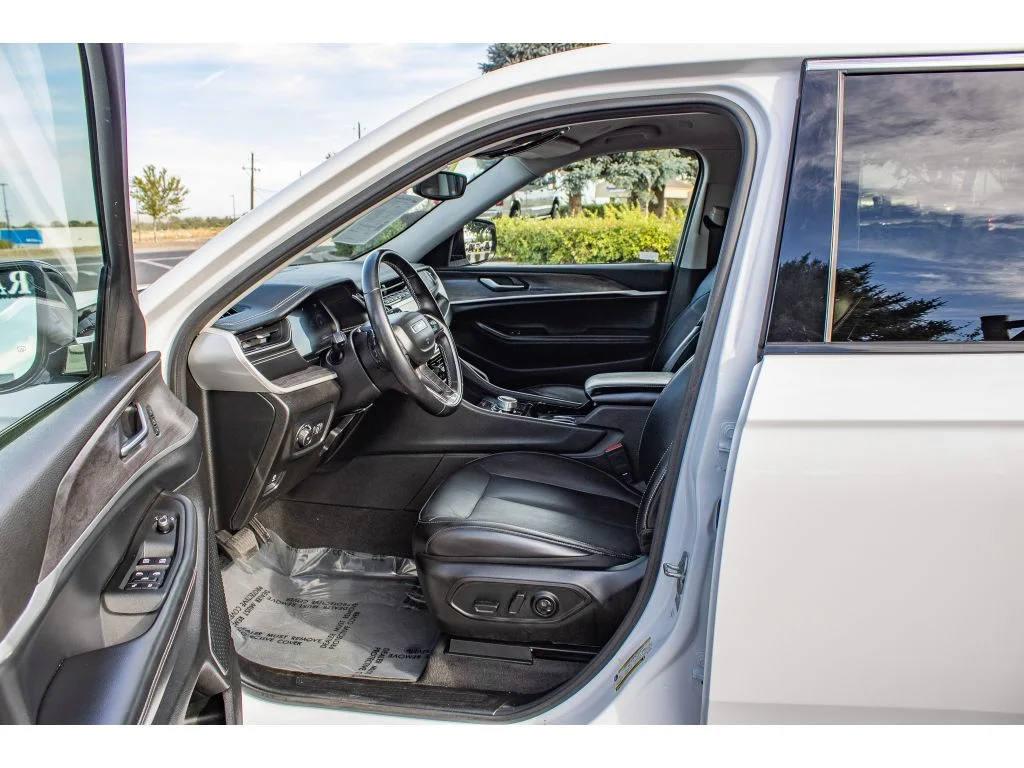 Used 2021 Bright White Clearcoat Jeep Limited image 28