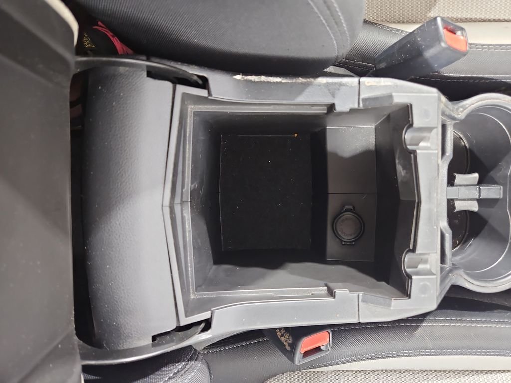 Used 2021 White Subaru Base image 25