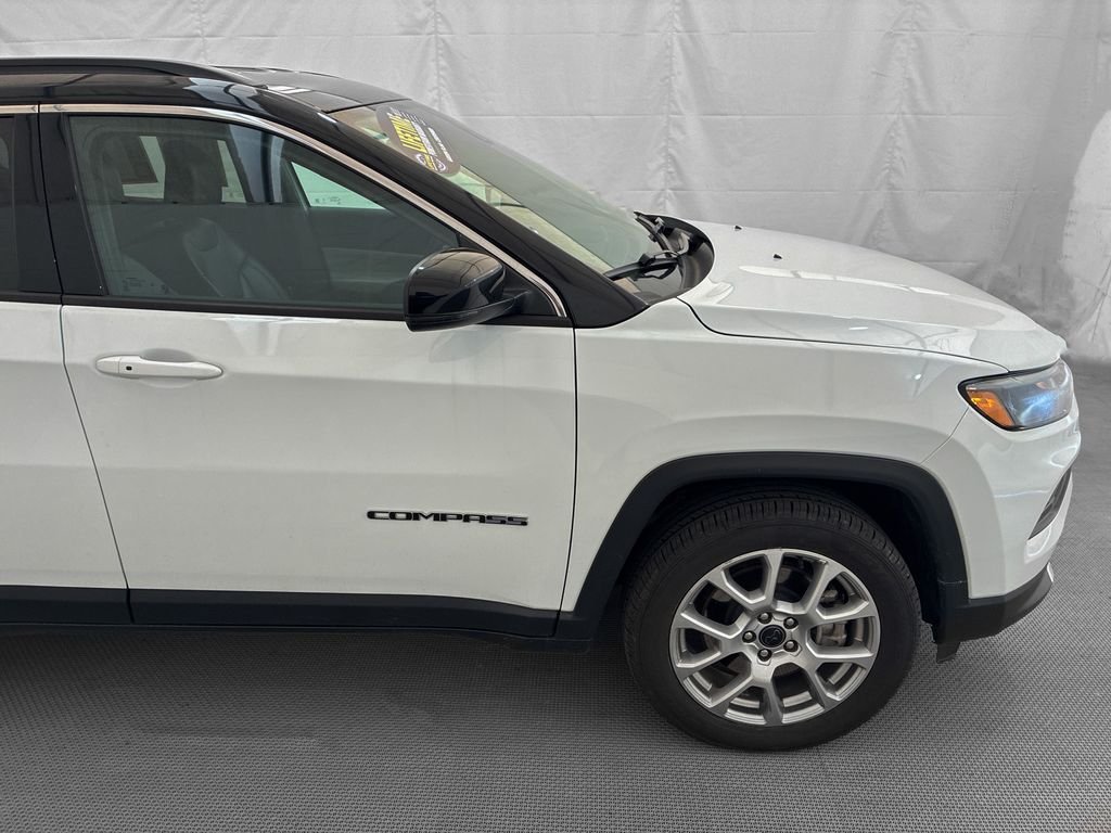 Used 2025 White Jeep Limited image 9