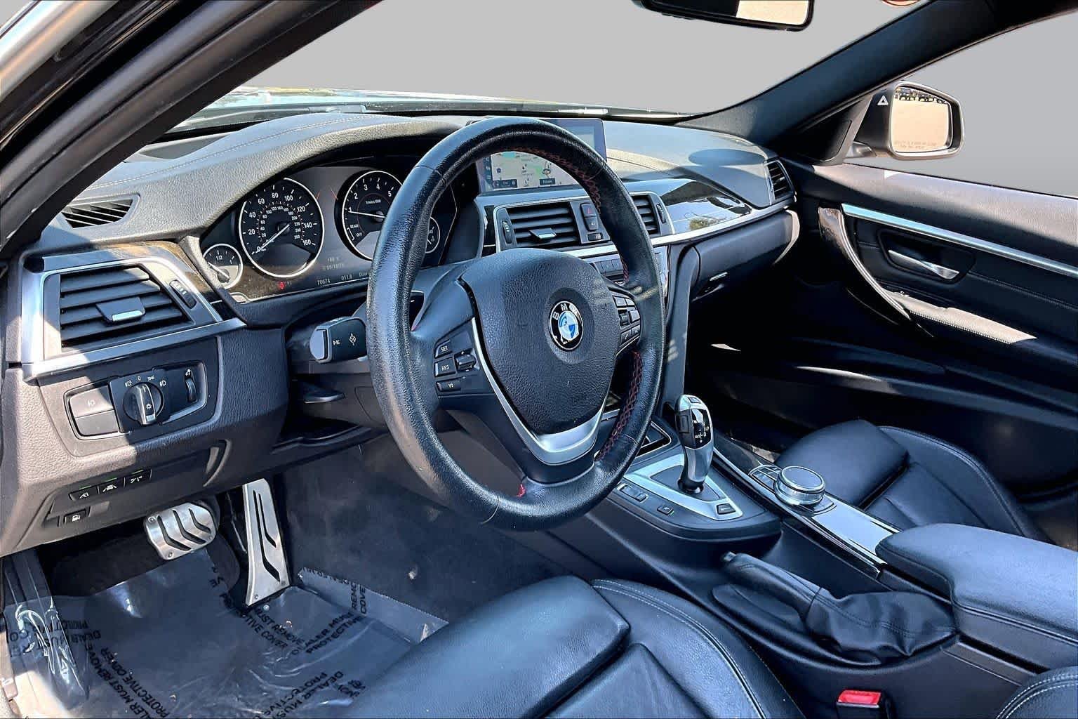 Used 2018 Black Sapphire Metallic BMW 330e iPerformance image 17