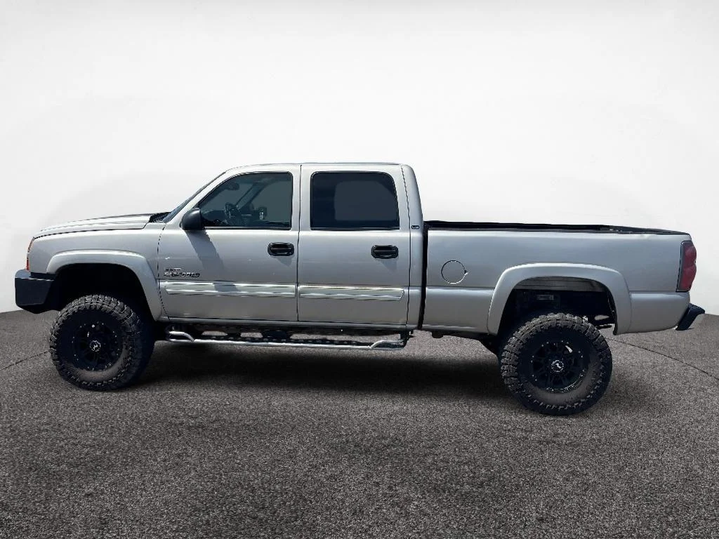 2005 Chevrolet Silverado HD LS 4WD Crew Cab SWB's photo