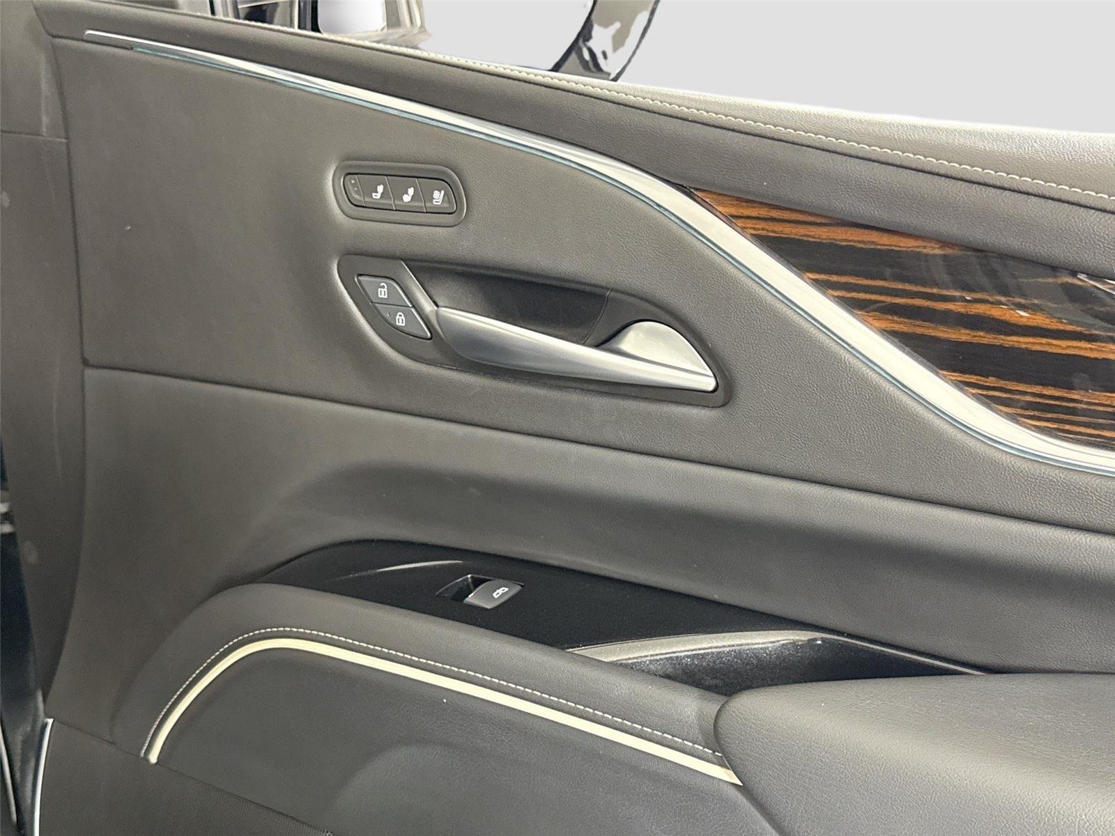 Used 2023 Black Raven Cadillac 4WD Premium Luxury | Super Cruise | Rear Seat Entertainment image 39