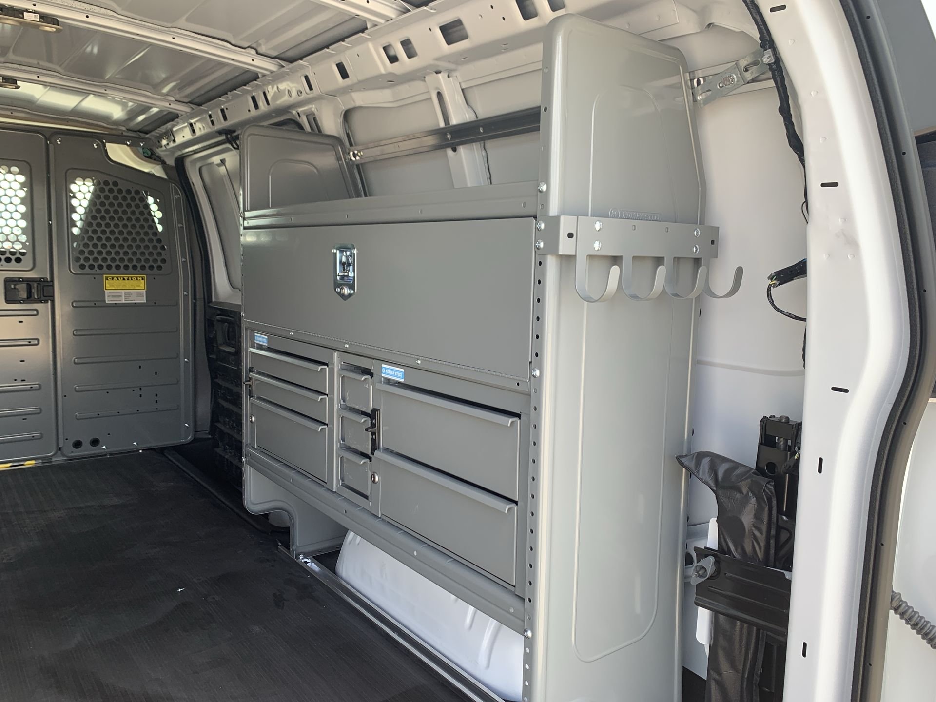 2025 GMC Savana Cargo Work Van - Photo 47