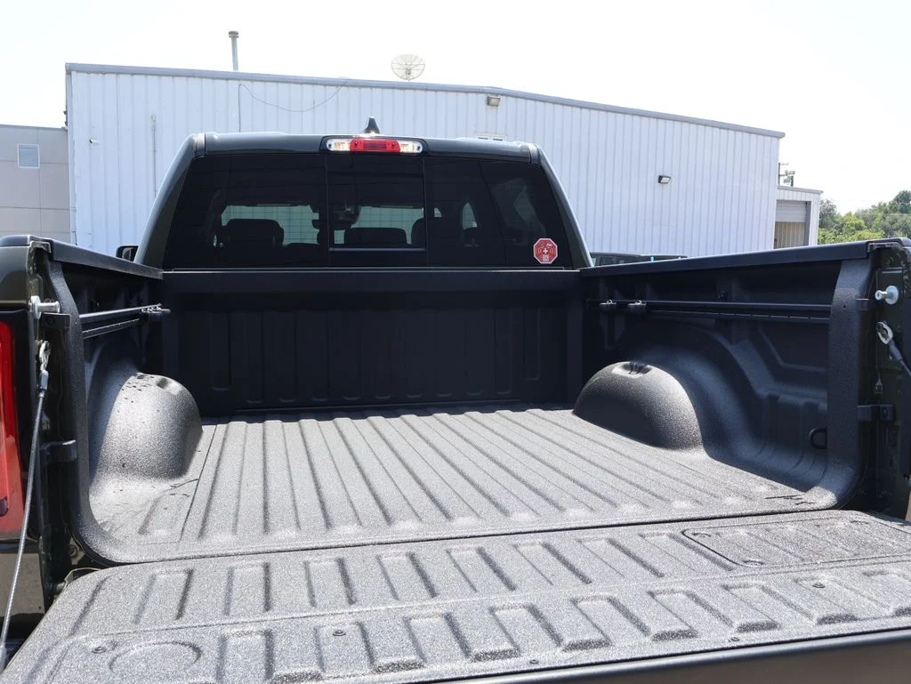New 2026 Tank Exterior Paint RAM Laramie image 15