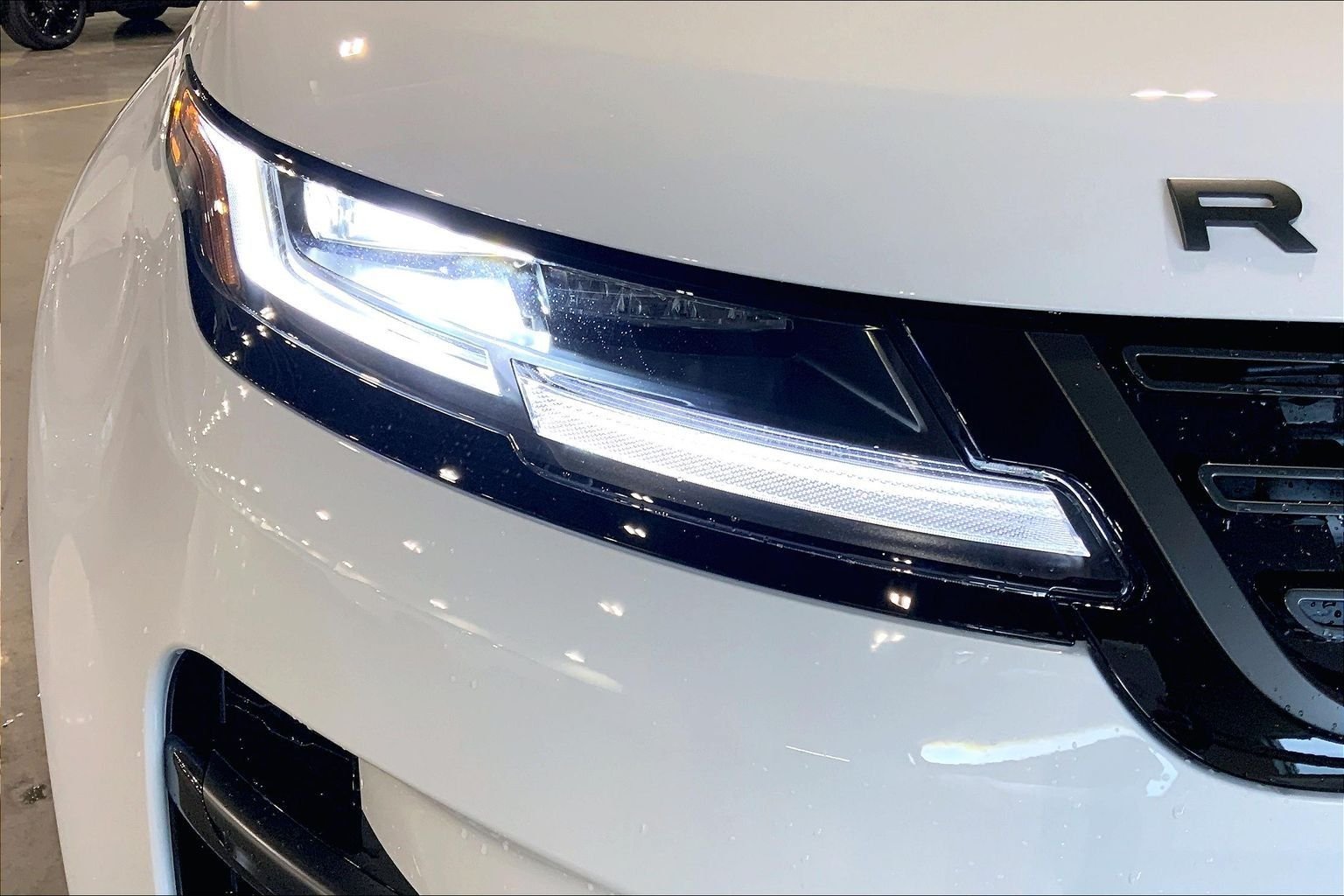 2026 Land Rover Range Rover Evoque Dynamic SE - Photo 13