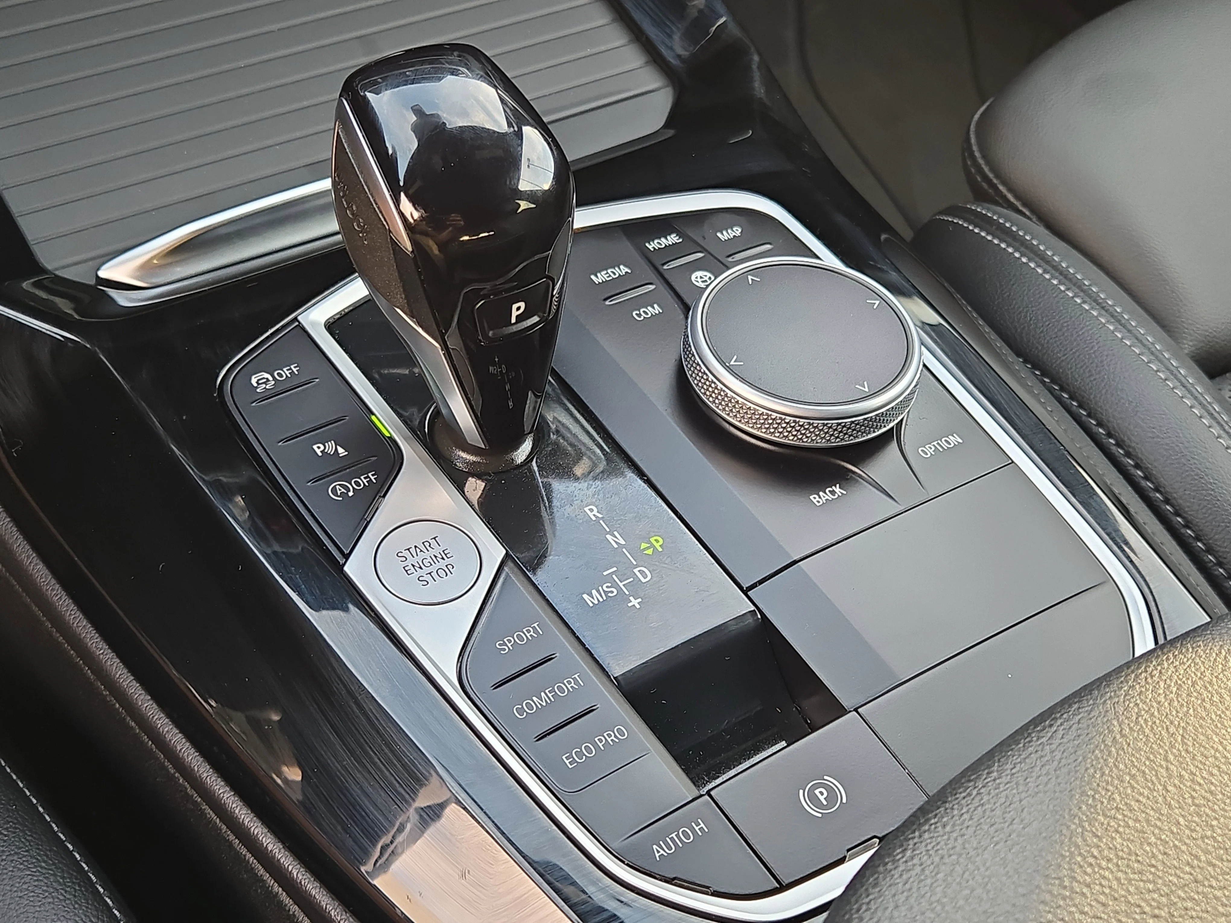 Used 2023 Alpine White BMW sDrive30i image 34