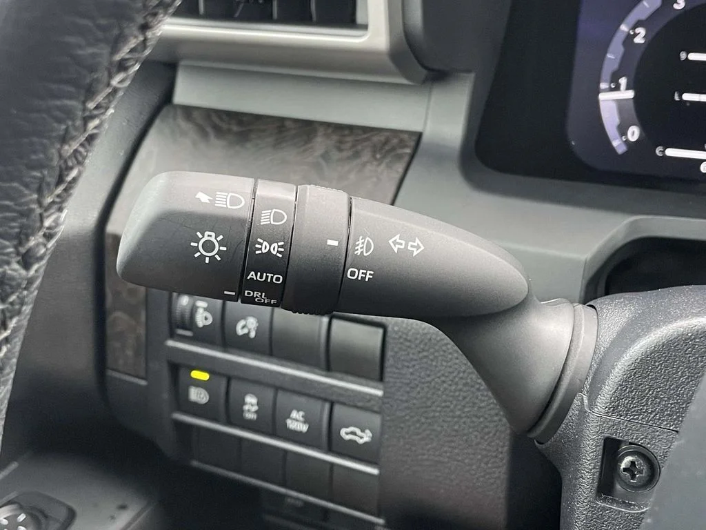 2024 Toyota Tacoma Limited - Photo 13