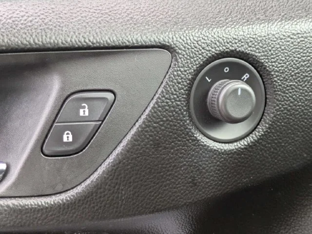 Used 2018 Summit White Chevrolet LS image 22