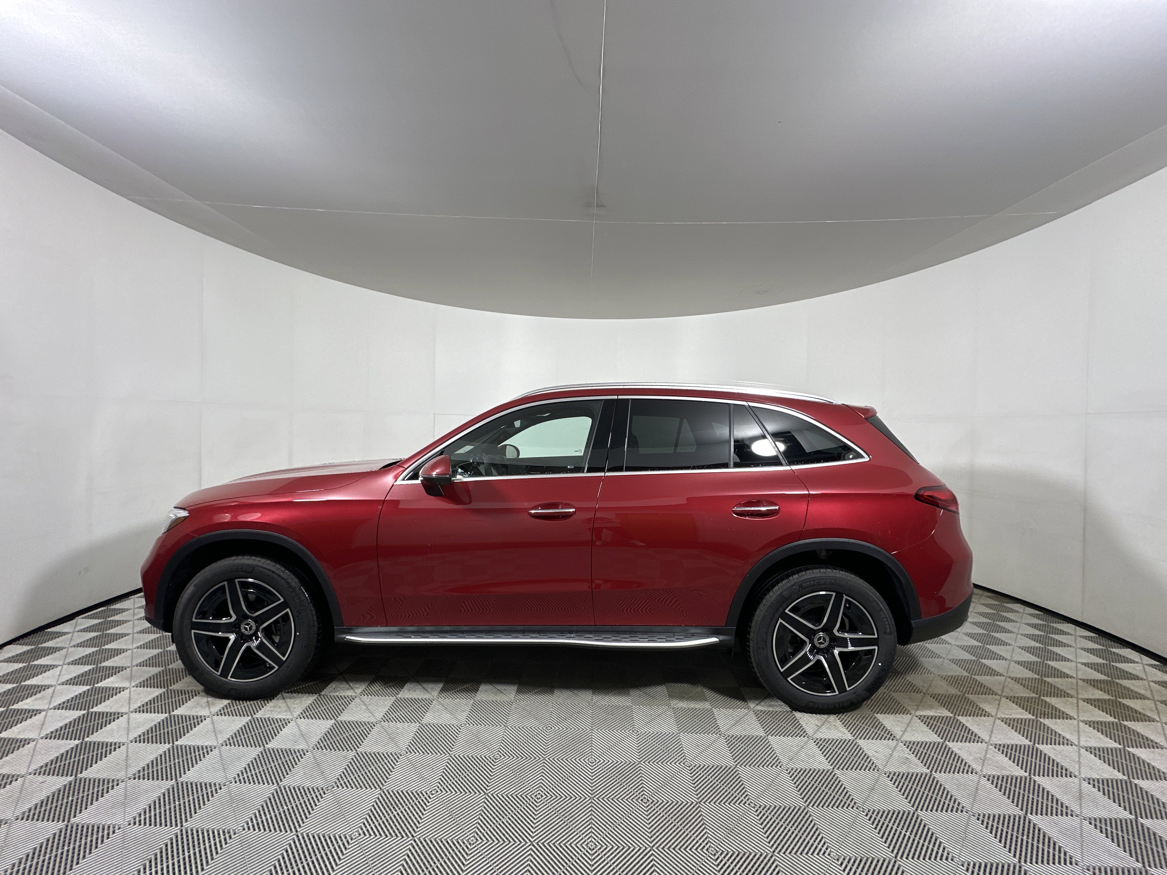 New 2026 MANUFAKTUR Patagonia Red Metallic Mercedes-Benz GLC 300 image 30