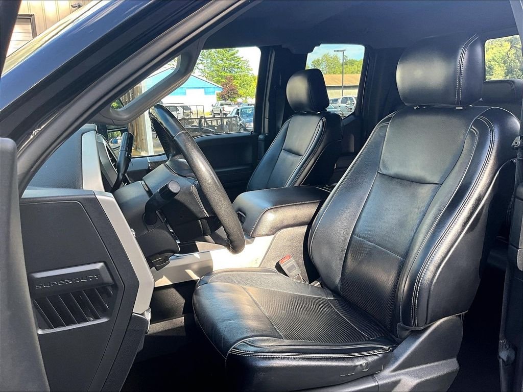Used 2019 Black Metallic Ford Lariat image 10