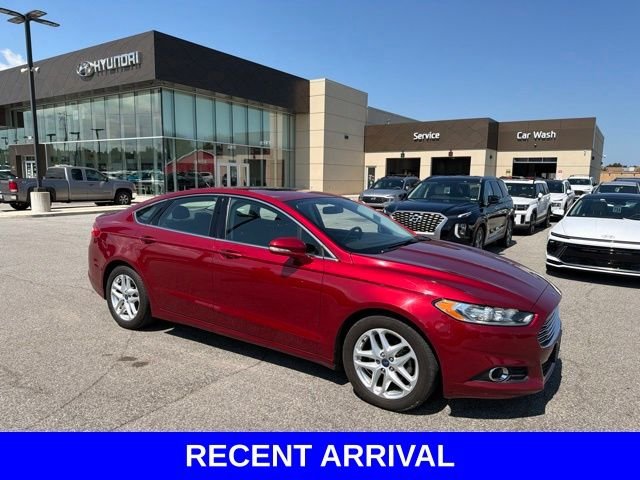 Used 2015 Red Ford SE image 28