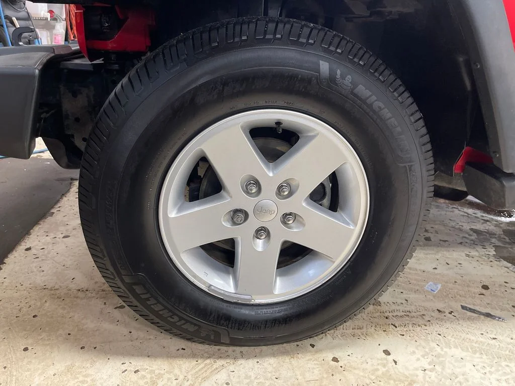 Used 2018 Red Jeep Unlimited Sport image 11
