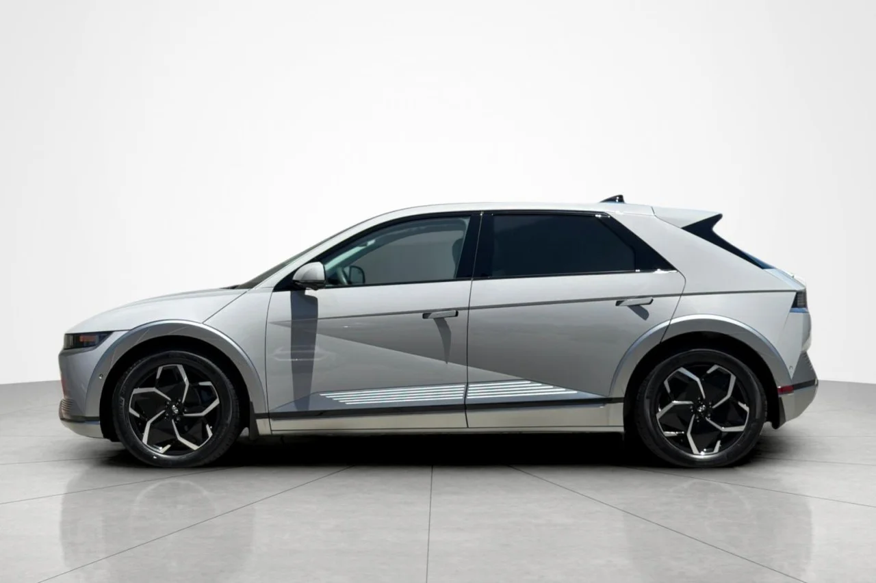 Used 2024 GRAY Hyundai Limited image 2
