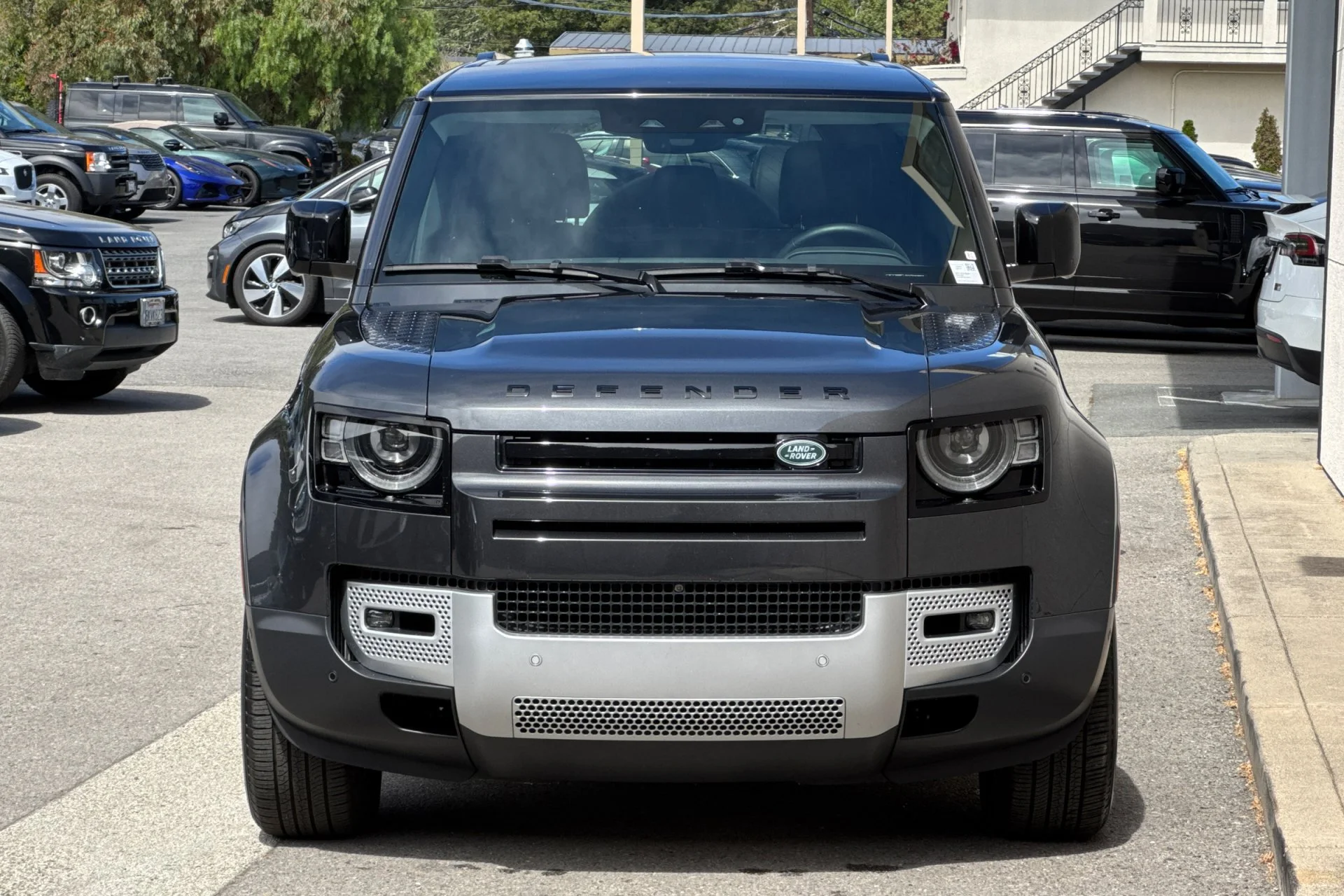 Certified Used 2025 Carpathian Grey Premium Metallic Land Rover 110 P400 S image 10