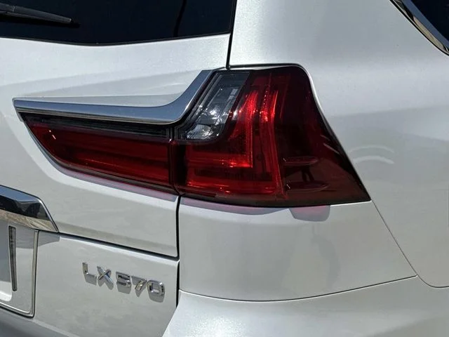 Used 2021 White Lexus 570 image 10