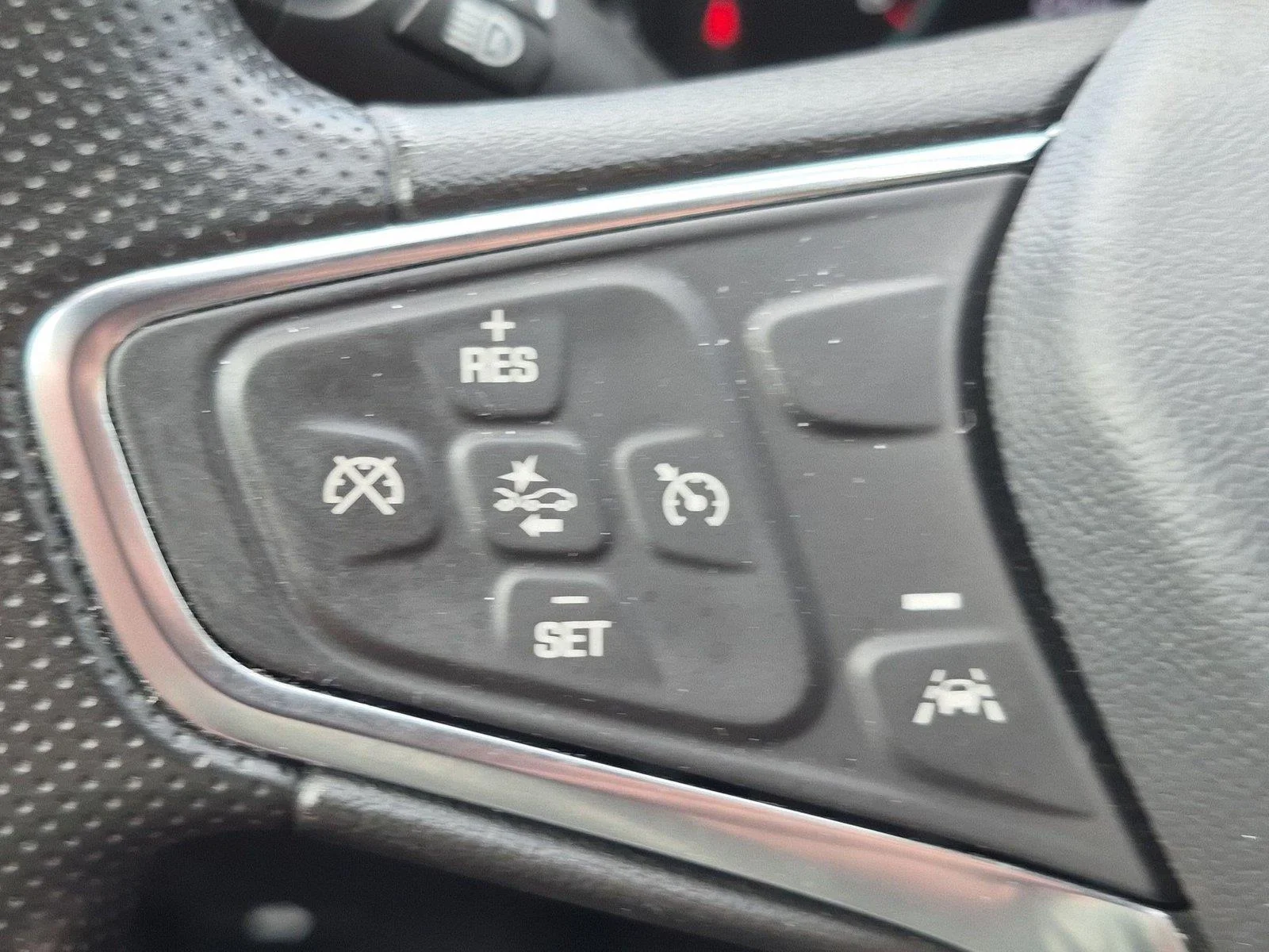 Used 2024 Summit White Chevrolet LT image 20