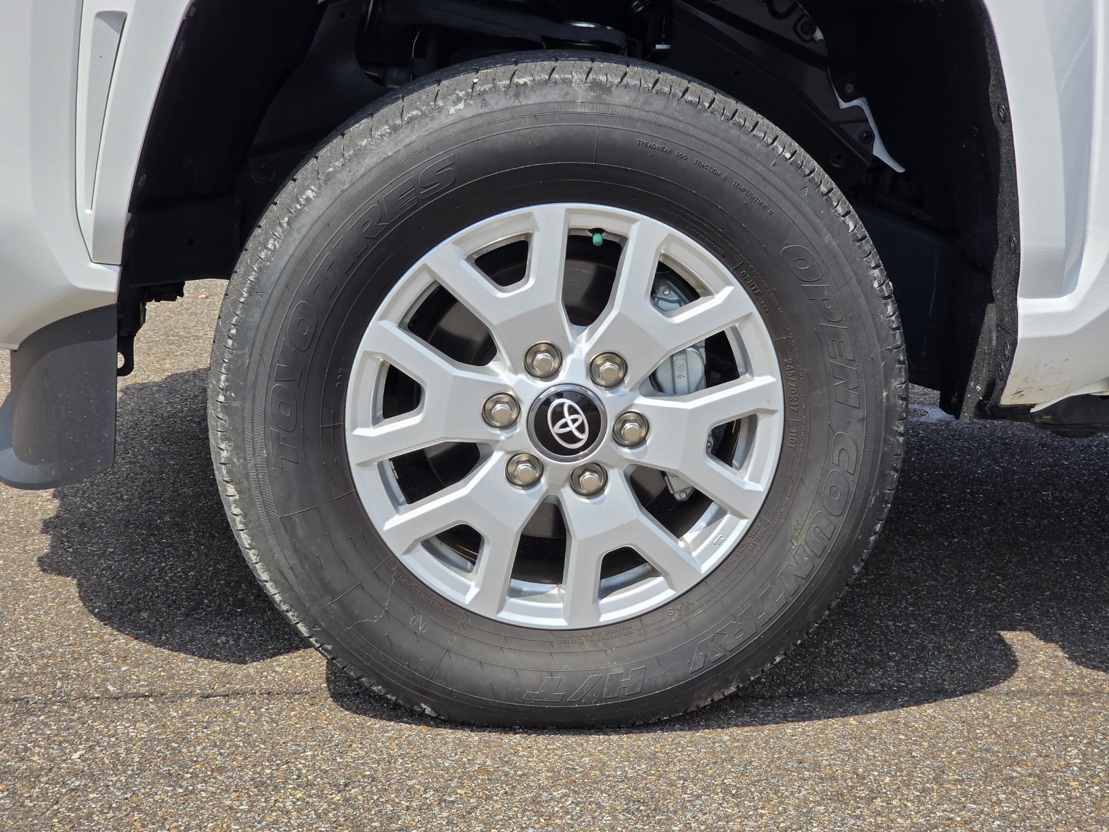 2025 Toyota Tacoma SR5 - Photo 29